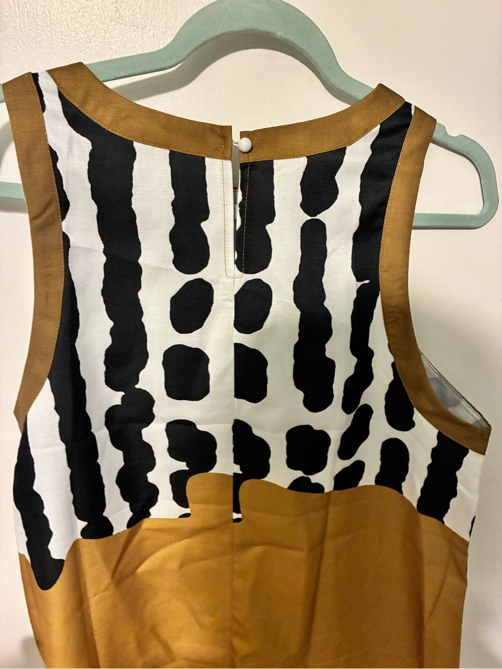 SHEIN Black & White Graphic shift dress with Mustard and Pink Accents L 10-12) - Picture 3 of 7